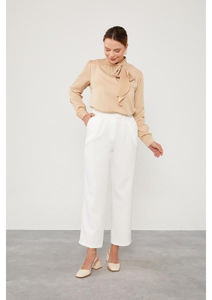 Ekru Plise Detaylı Kumaş Pantolon modelleri