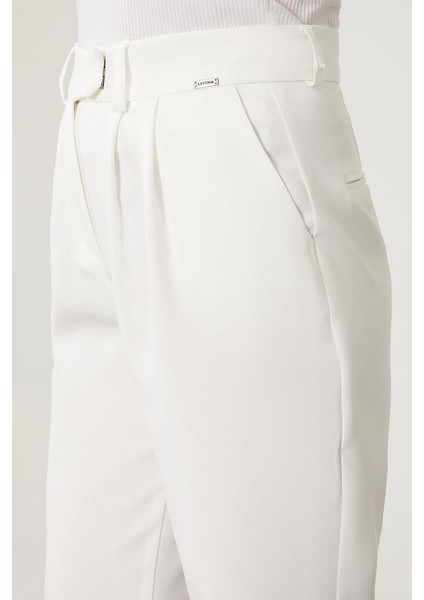 Ekru Plise Detaylı Kumaş Pantolon indirimleri