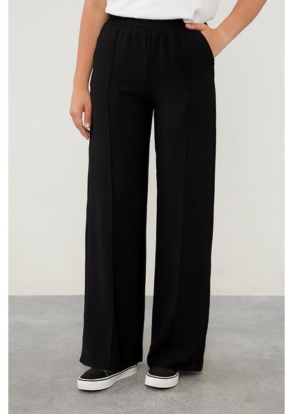 Siyah Şerit Detaylı Spor Pantolon