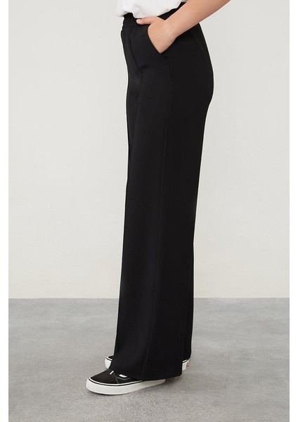 Siyah Şerit Detaylı Spor Pantolon fiyatları