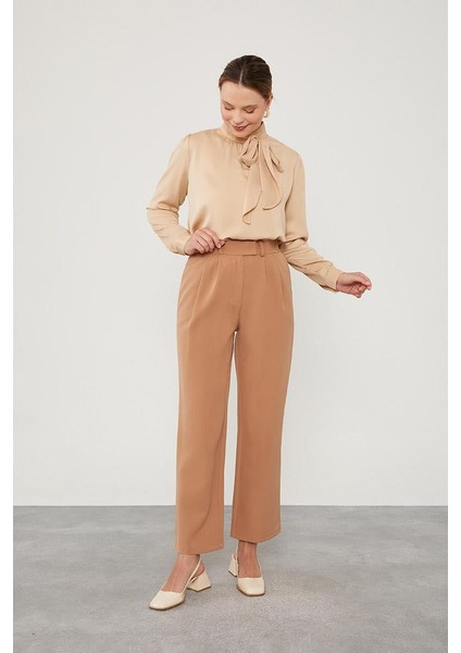 Camel Plise Detaylı Kumaş Pantolon fiyatları