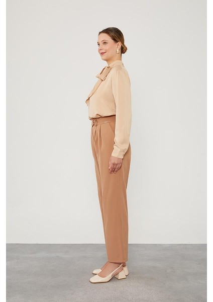 Camel Plise Detaylı Kumaş Pantolon modelleri