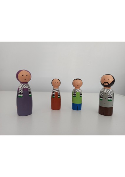 Ahşap Oyuncak Peg Bebek 4 Kişilik Filistin Atkılı Pegdoll Aile