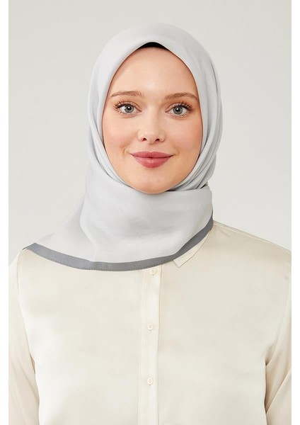 Gri Biye Renk Geçişli Prag Eşarp modelleri