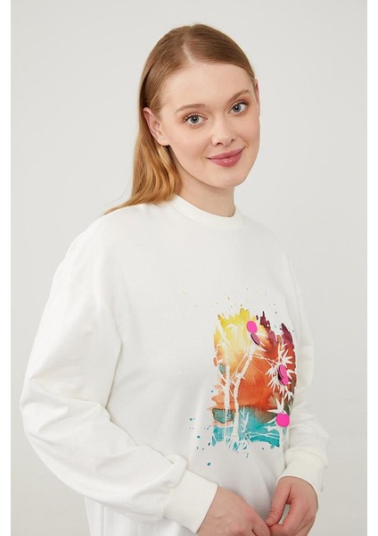 Ekru Pul Işlemeli Baskılı Sweatshirt modelleri