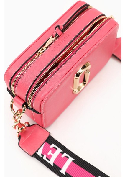 Pembe Toka Aksesuarlı Omuz Çantası fırsatları