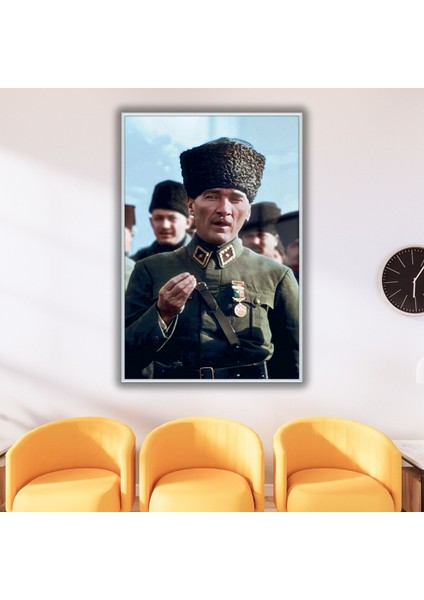 Metal Çerçeveli Temperli Cam Tablo Yeşil Üniformalı Atatürk