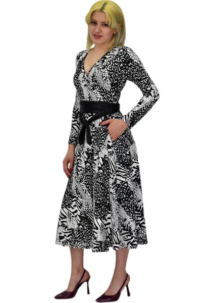 Kadın Viskon Leopar Desenli V Yaka Elbise BGL-ST03536 fırsatları