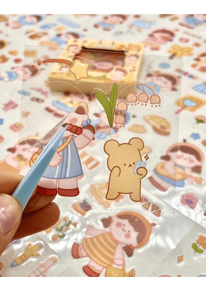 Sevimli Kız Ayıcık Sonbahar 100 Yaprak Sarı Mini Kutu Şeffaf Pet Sticker Seti / Su Geçirmez