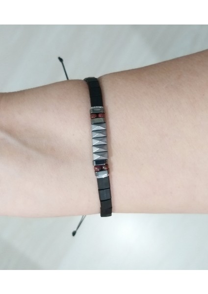 Mat Gri Piramit Kesim Hematit Doğaltaşlı Siyah Tila Unisex Bileklik