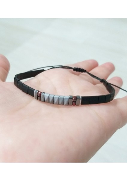Mat Gri Piramit Kesim Hematit Doğaltaşlı Siyah Tila Unisex Bileklik fiyatları