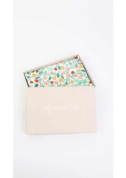 Çiçek Desenli Yeşil Soft Eşarp 95X95 fırsatları