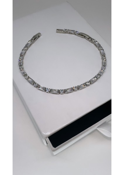 Baget Oval Rhodium Suyolu Bileklik