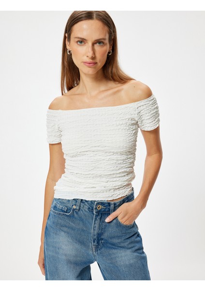 Madonna Yaka Tişört Dokulu Kısa Kollu Slim Fit fiyatları