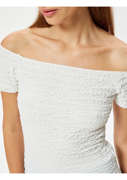 Madonna Yaka Tişört Dokulu Kısa Kollu Slim Fit indirimleri