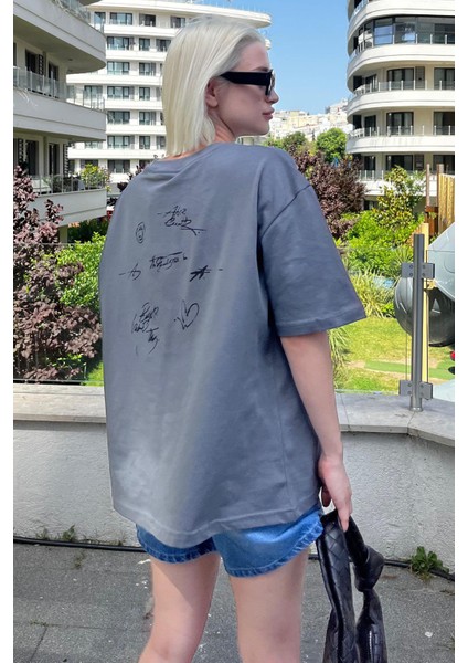 Füme Oversize Kalp Baskılı Bisiklet Yaka Kısa Kollu Tişört MG2129 fiyatları