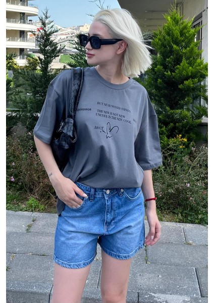 Füme Oversize Kalp Baskılı Bisiklet Yaka Kısa Kollu Tişört MG2129 modelleri