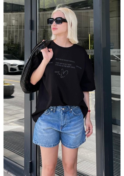 Siyah Oversize Kalp Baskılı Bisiklet Yaka Kısa Kollu Tişört MG2129