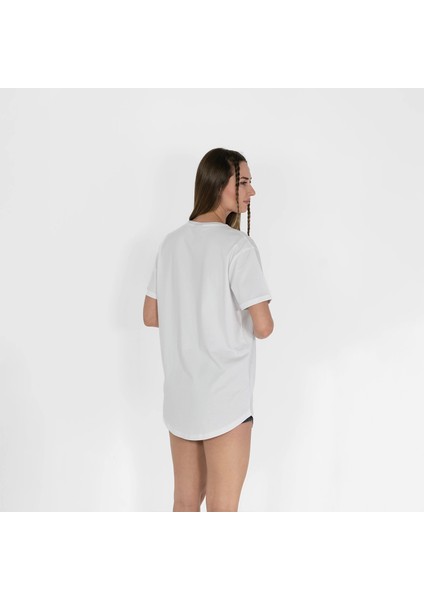 Oval Etek Nakışlı Unisex Beyaz T-Shirt fiyatları