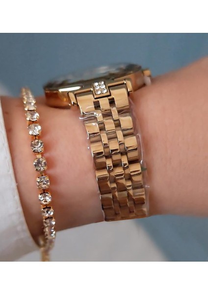 Yeni Model Kesme Camlı Çelik Bilezik Altın Sarısı Kadın Kol Saati , Taşlı Bileklik Hediyeli fiyatları