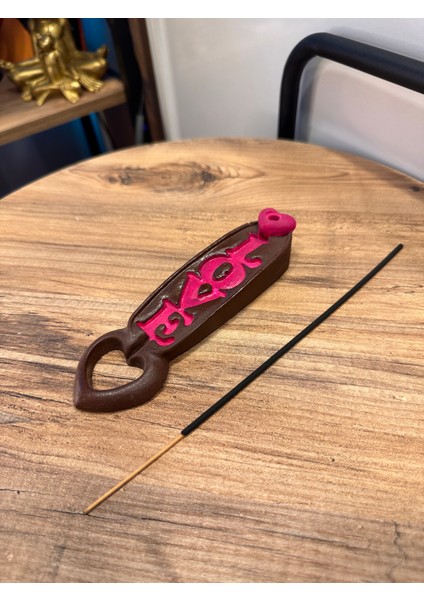 Iki Cadı Tasarım, Love Dekoratif Tütsülük modelleri