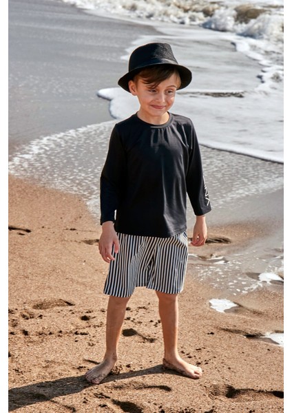 Siyah Çizgili Erkek Çocuk Şort B2432 modelleri