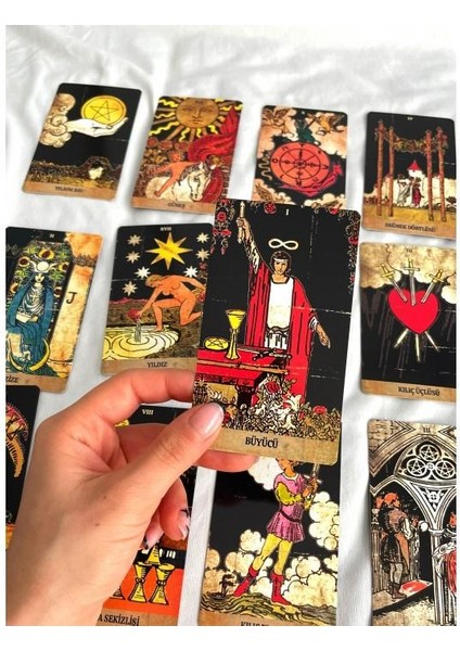 Regin Black Vintage Tarot