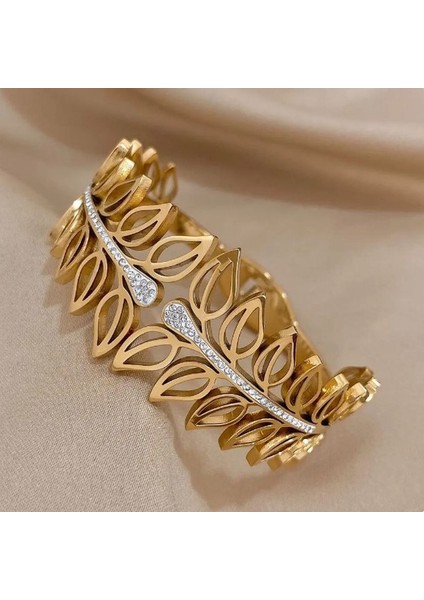 Kararmaz Paslanmaz Altın Kaplama Zirkon Taşlı Yaprak Desenli Gold Renk Kelepçe Bilezik modelleri