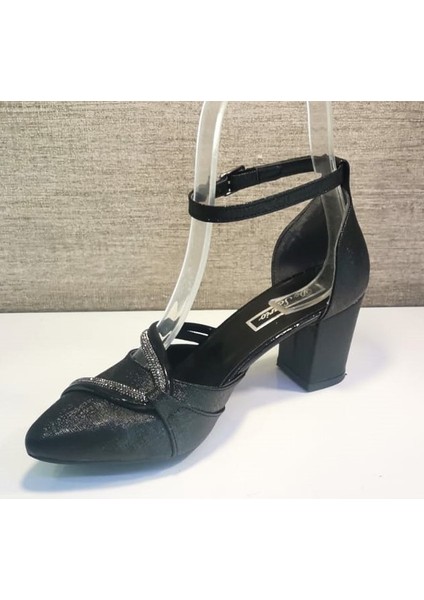 De Scarıo 644 Kadın Taşlı Bel Açık Ön Ve Arka Kapalı Kalın Kısa Topuk Ayakkabı Siyah fırsatları