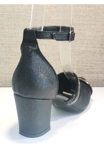 De Scarıo 644 Kadın Taşlı Bel Açık Ön Ve Arka Kapalı Kalın Kısa Topuk Ayakkabı Siyah indirimleri