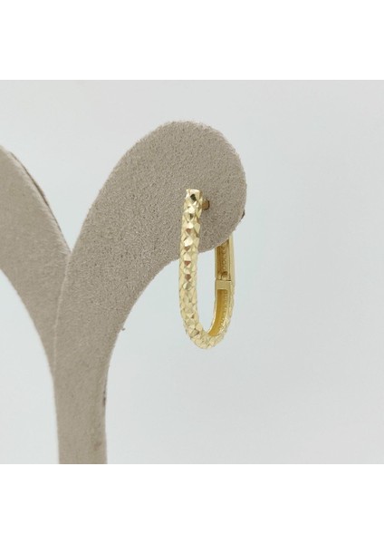 Dokulu Oval Halka Küpe – KP00763