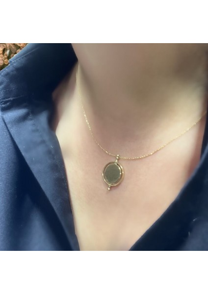 Çift Taraflı Dönen Madalyon Kolye – KLY0880