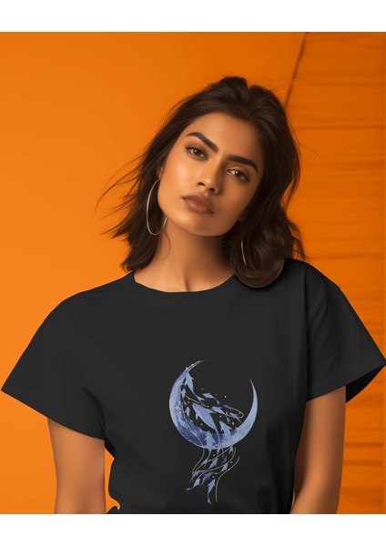 Celestial Dolphins Tasarım Relaxed Fit Siyah Kadın Önü Baskılı Tişört modelleri