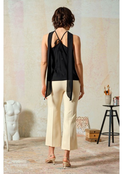 Boyundan Bağlamalı Bluz Siyah fırsatları