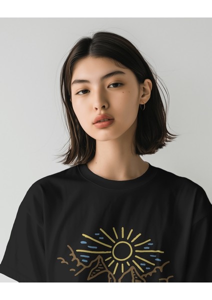 Majestic Peaks Tasarım Relaxed Fit Kadın Önü Baskılı Tişört