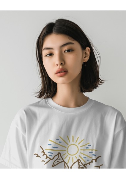 Majestic Peaks Tasarım Relaxed Fit Kadın Önü Baskılı Tişört fiyatları