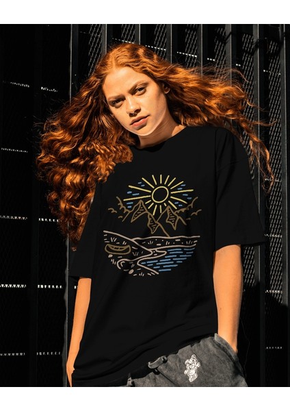 Majestic Peaks Tasarım Relaxed Fit Kadın Önü Baskılı Tişört fiyatları