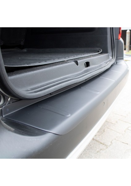 Toyota Proace City Araca Özel Arka Tampon Eşiği Plastik 2019 2020 2021 2022 2023 2024 modelleri