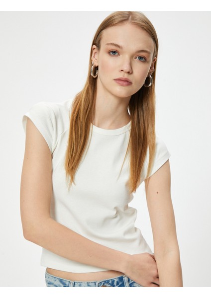 Basic Tişört Kısa Kollu Bisiklet Yaka Slim Fit fiyatları