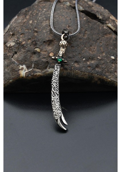 Gümüş Hz. Ali ( Zülfikar Kılıcı ) Figürlü Gümüş Erkek Kolye Zincir Yeşil Zirkon Taşlı modelleri