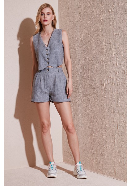 Flamlı Regular Fit V Yaka Yelekli Şortlu Takım Bayan Takım 67045802S4