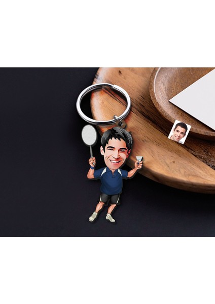 Kişiye Özel Erkek Badminton Karikatürlü Ahşap Anahtarlık-1 Sevgiliye Hediye, Arkadaşa Hediye, Doğum Günü Hediyesi