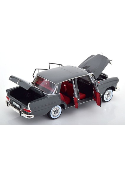 1:18 NOREV1964 Mercedes Benz 190D W110 -Grey fırsatları