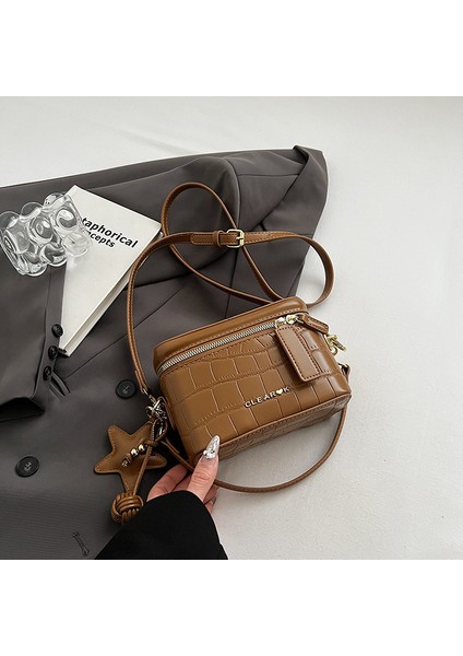 Elmas Zincirli Crossbody Çanta Tek Omuz Küçük Kare Çanta Kahverengi (Yurt Dışından)