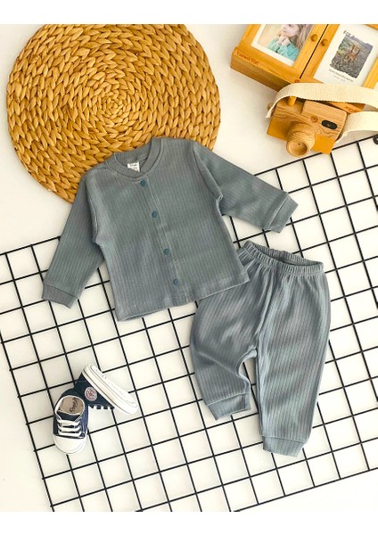 Neşeli Bebekler Çizgili Kumaş Önden Çıtçıtlı Pijama Takımı Gri