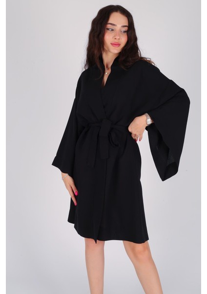 Kadın Siyah Bağlamalı Kısa Kimono