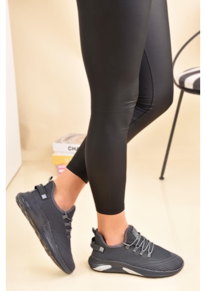 Kadın Triko Spor Ayakkabı fırsatları