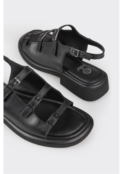 Siyah Deri Kadın Düz Sandalet indirimleri