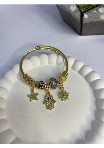 Fatma Ana Eli Figürlü Gold Pandora Bileklik