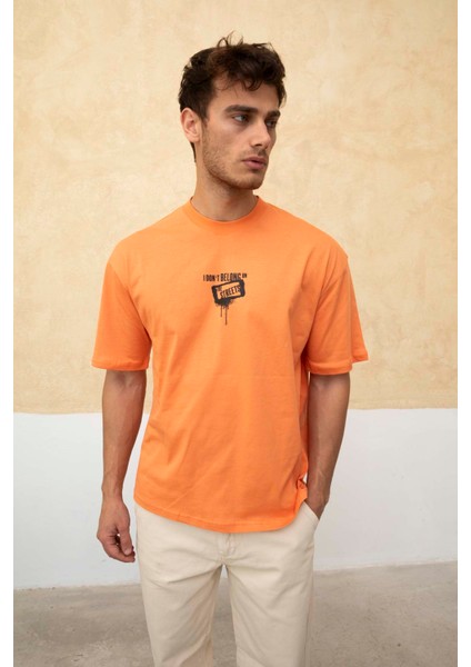 Erkek Ön ve Arka Baskılı Regular Fit T-Shirt fiyatları